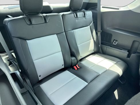 Certified 2023 Ford Explorer XLT w/ Equipment Group 202A AWD/4WD image 24