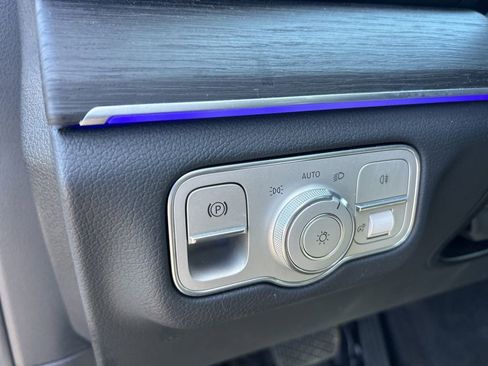 Used 2025 Mercedes-Benz GLE 350 4MATIC image 39