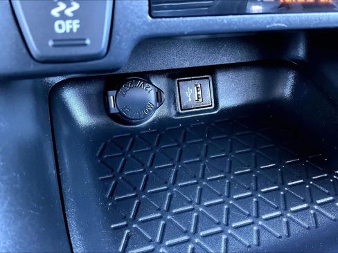 Used 2023 Toyota RAV4 LE image 33