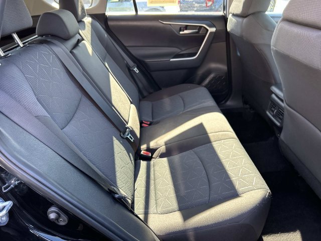 Used 2025 Toyota RAV4 XLE FWD image 19
