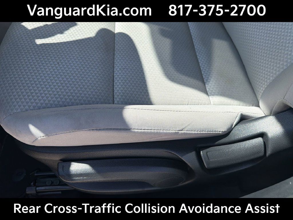 Certified 2025 Kia Soul LX w/ LX Technology Package FWD image 16