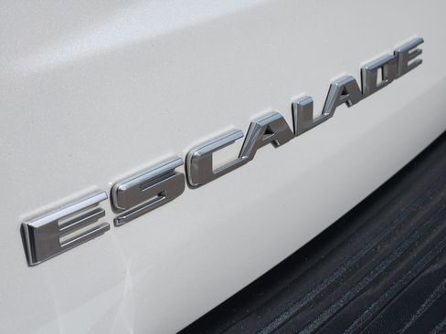 Used 2022 Cadillac Escalade Sport Platinum image 11