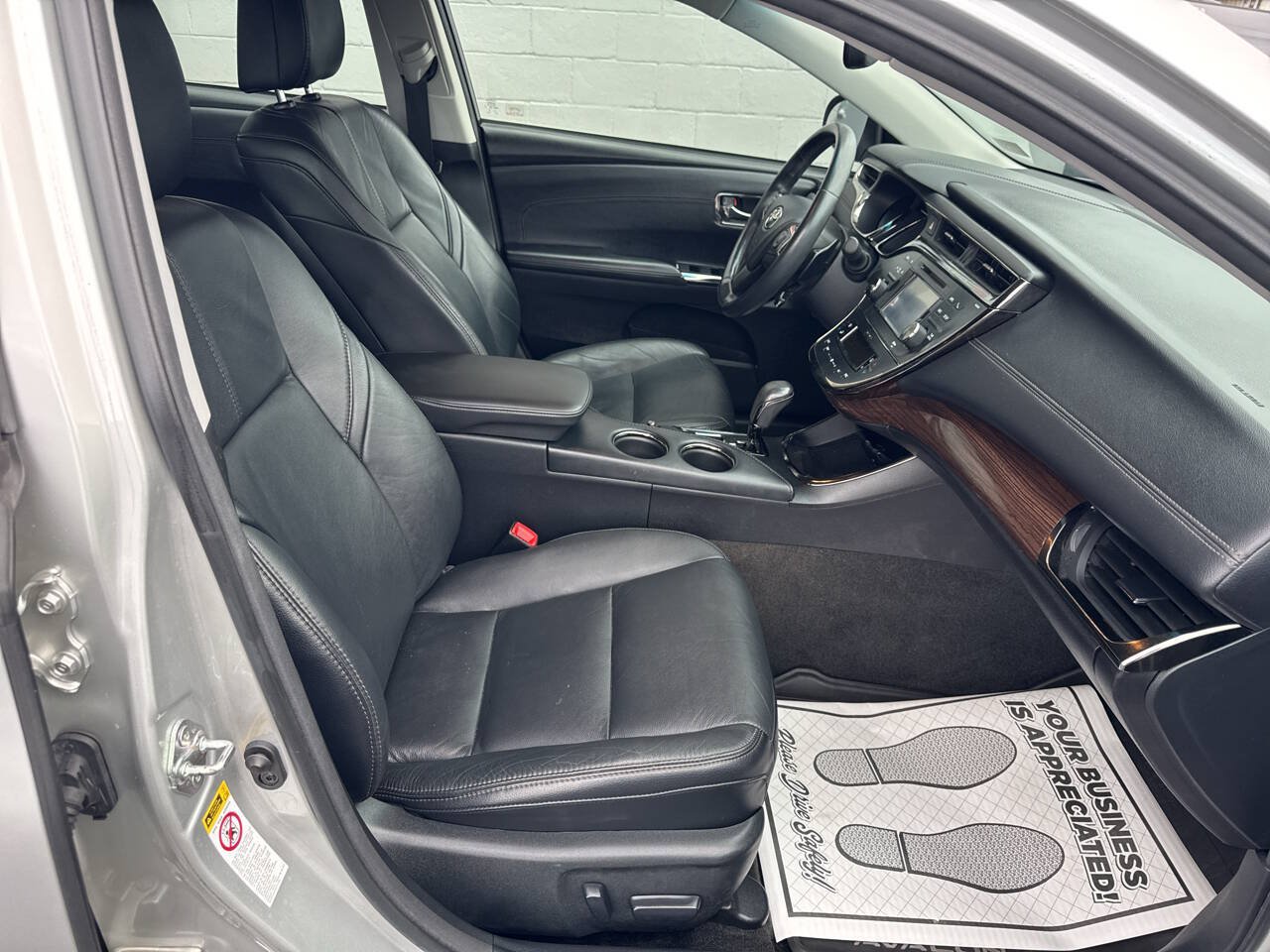 Used 2013 Toyota Avalon XLE Touring FWD image 23