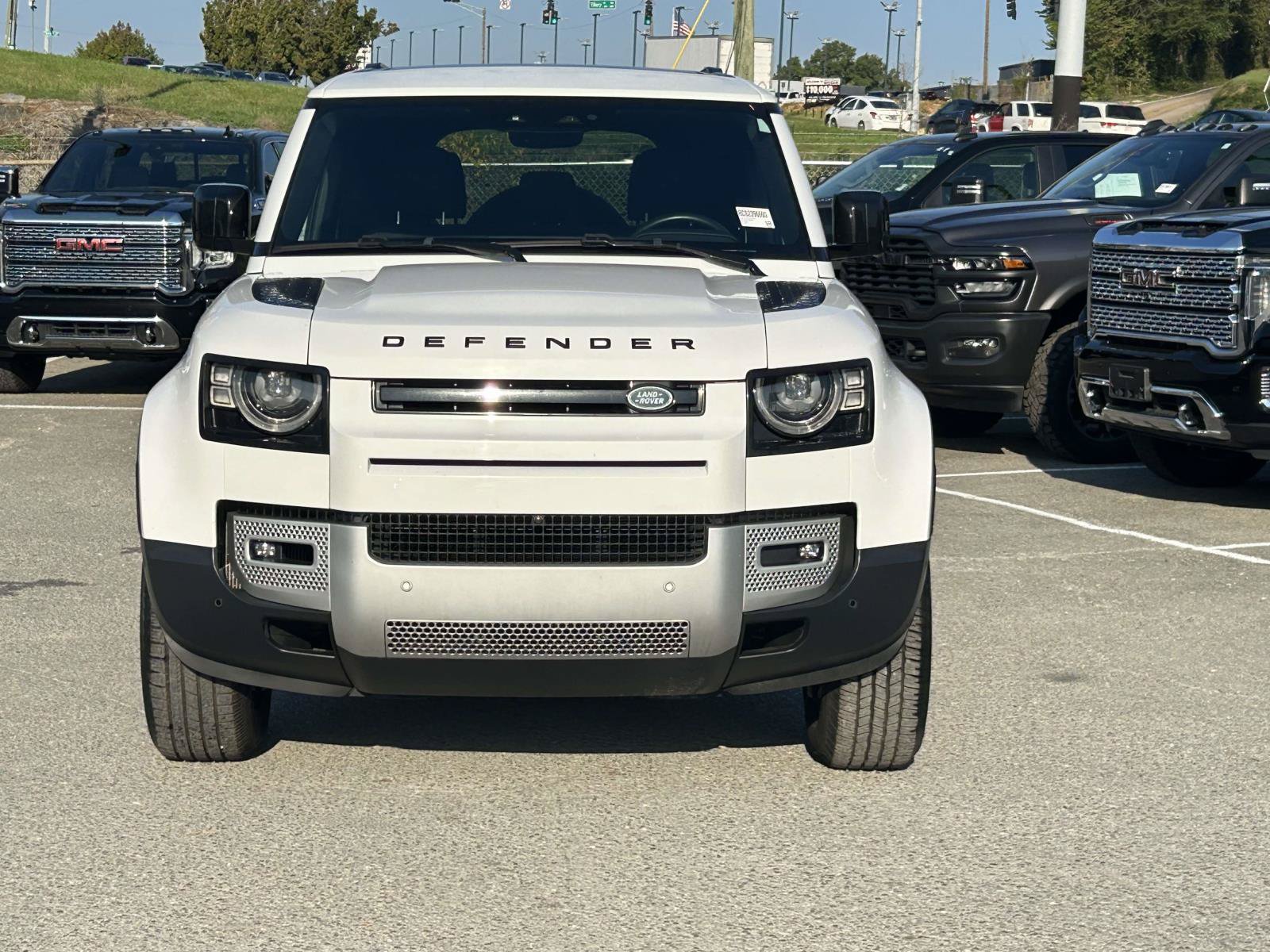 Used 2025 Land Rover Defender 110 S AWD/4WD image 2
