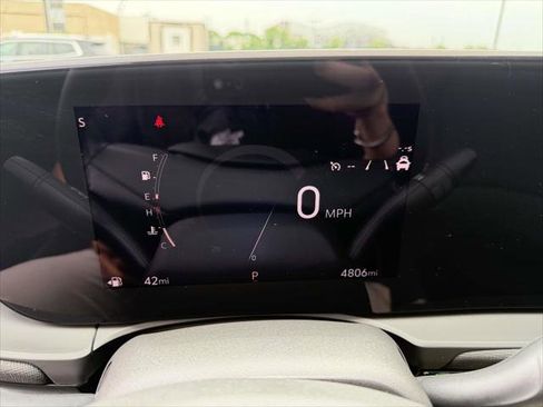 Used 2025 Buick Envista Sport Touring w/ Convenience I Package FWD image 28