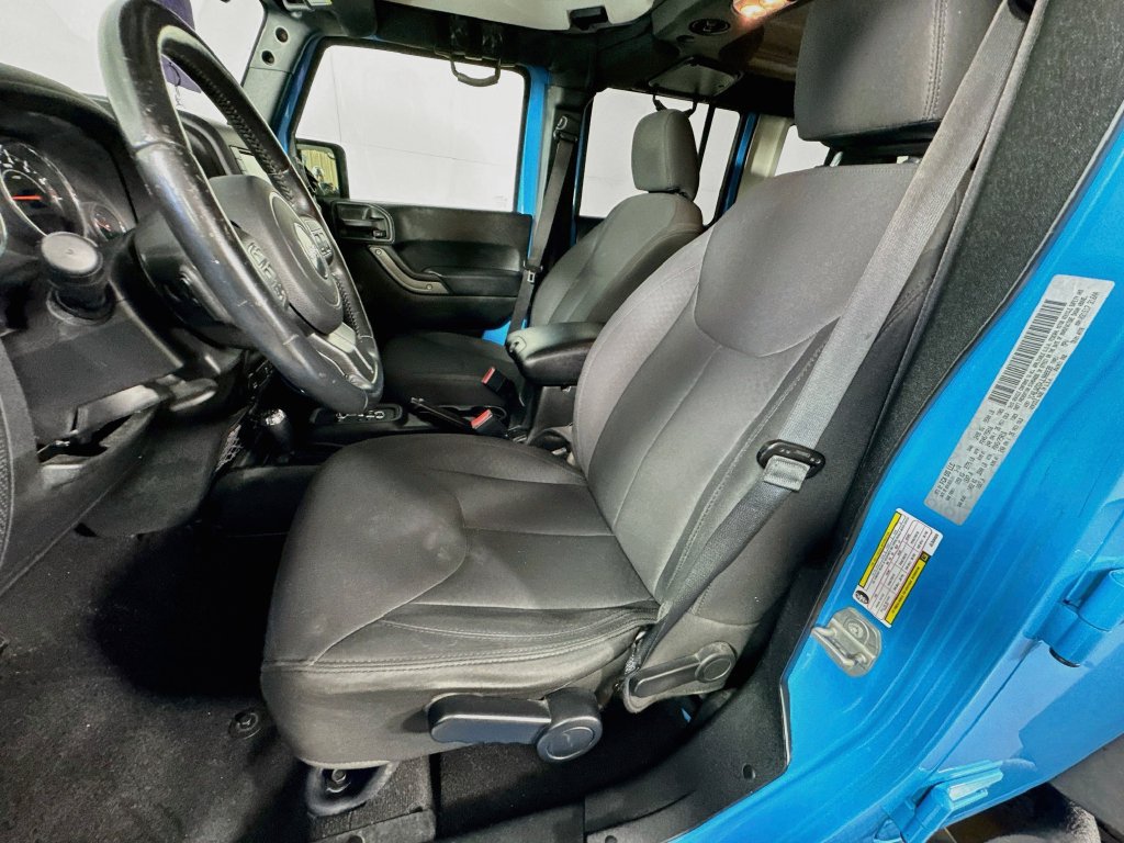 Used 2018 Jeep Wrangler Unlimited Sport w/ Connectivity Group AWD/4WD image 23