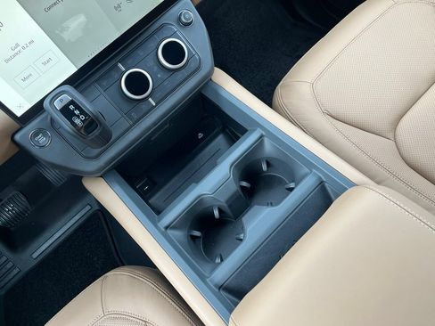 New 2026 Land Rover Defender 110 X-Dynamic SE AWD/4WD image 21