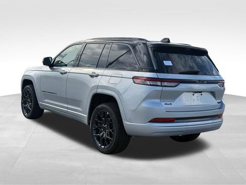 New 2026 Jeep Grand Cherokee Summit w/ Obsidian Package AWD/4WD image 3