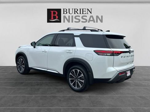 New 2026 Nissan Pathfinder Platinum w/ Cargo Package AWD/4WD image 3
