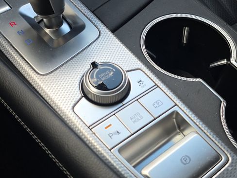 Used 2022 Genesis G70 2.0T w/ Prestige Package image 31