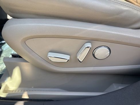 Used 2022 Lincoln Nautilus Reserve w/ Equipment Group 202A image 8