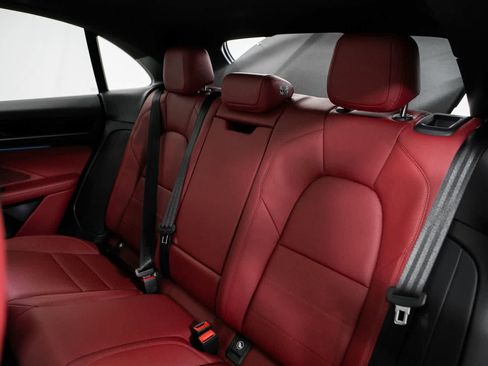 New 2026 Porsche Macan Electric RWD image 36