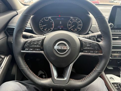 Certified 2023 Nissan Altima 2.5 SR FWD image 17