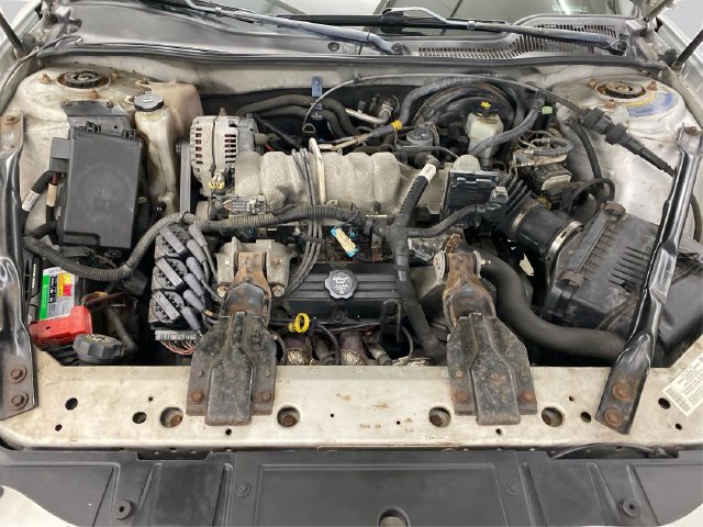Used 2004 Pontiac Grand Prix GT2 w/ Leather Trim Pkg FWD image 13