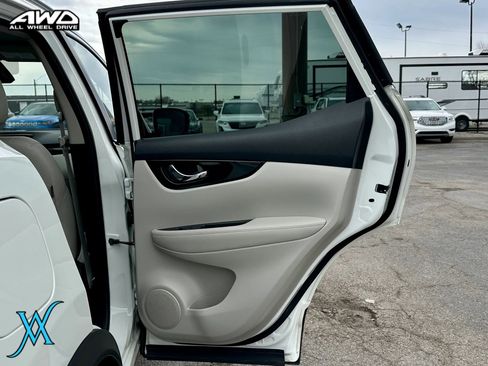 Used 2022 Nissan Rogue Sport SL AWD/4WD image 24
