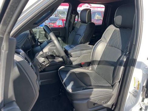 Used 2025 RAM 3500 Limited AWD/4WD image 17
