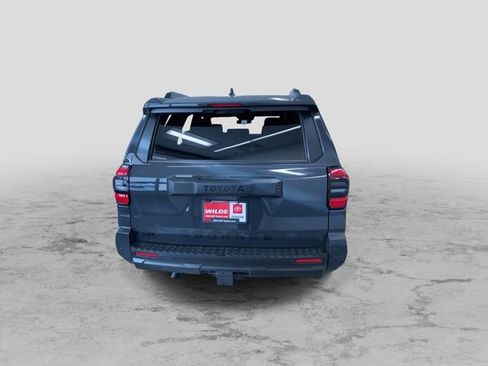Certified 2025 Toyota 4Runner TRD Off-Road image 8