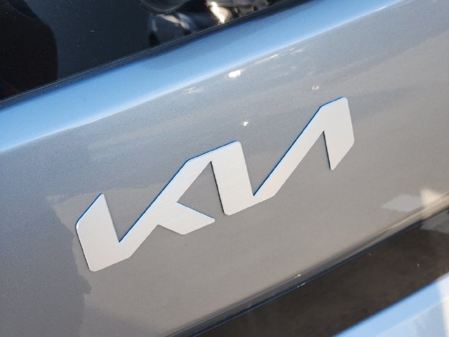Used 2025 Kia Soul LX w/ LX Technology Package FWD image 9