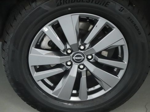 Certified 2025 Nissan Pathfinder SV FWD image 12