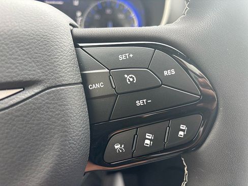 New 2027 Chrysler Pacifica Limited AWD/4WD image 15