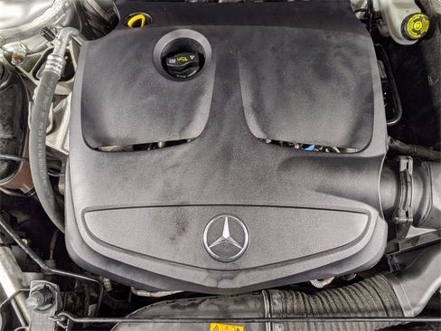 Used 2018 Mercedes-Benz GLA 250 GLA 250 image 32