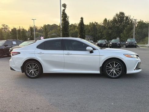 Used 2021 Toyota Camry XLE FWD image 2