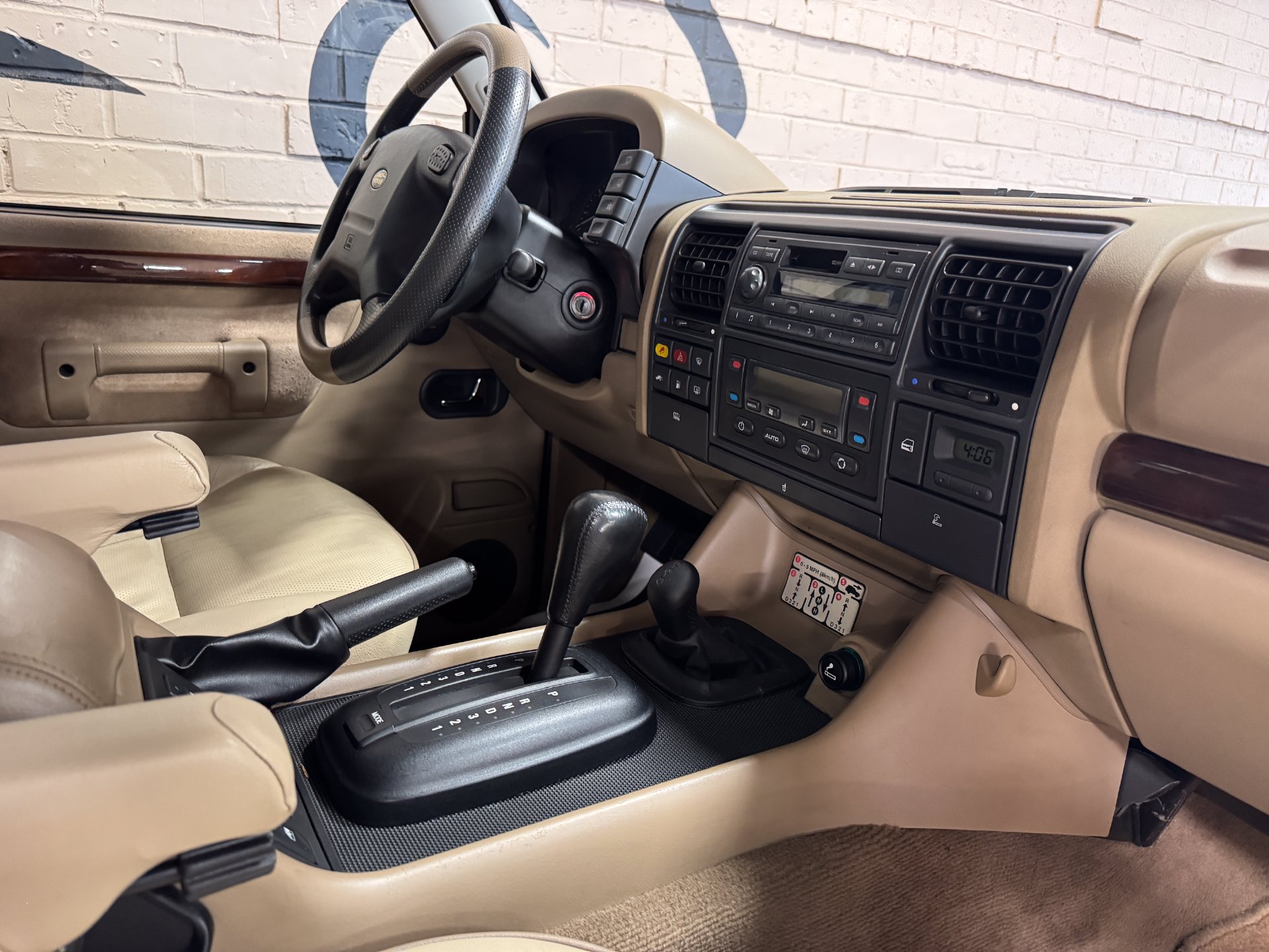 Used 2000 Land Rover Discovery AWD/4WD image 44