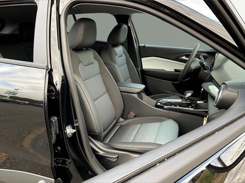 New 2026 Chevrolet Trax LT image 13