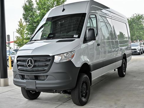 New 2025 Mercedes-Benz Sprinter 2500 image 3