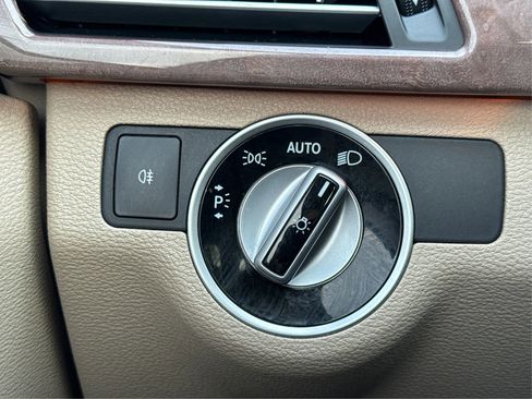 Used 2012 Mercedes-Benz E 350 4MATIC Sedan image 17