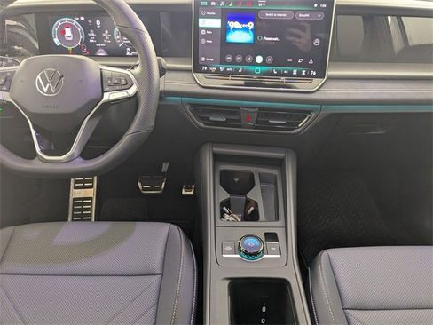 Used 2026 Volkswagen Tiguan SE R-Line image 27