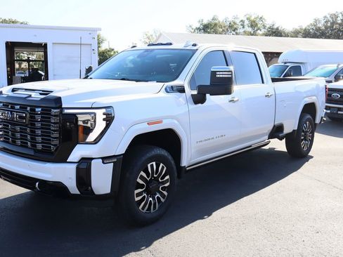 Certified 2025 GMC Sierra 2500 Denali Ultimate w/ Max Trailering Package image 4