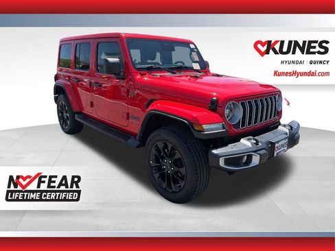 Used 2025 Jeep Wrangler Unlimited Sahara AWD/4WD image 1