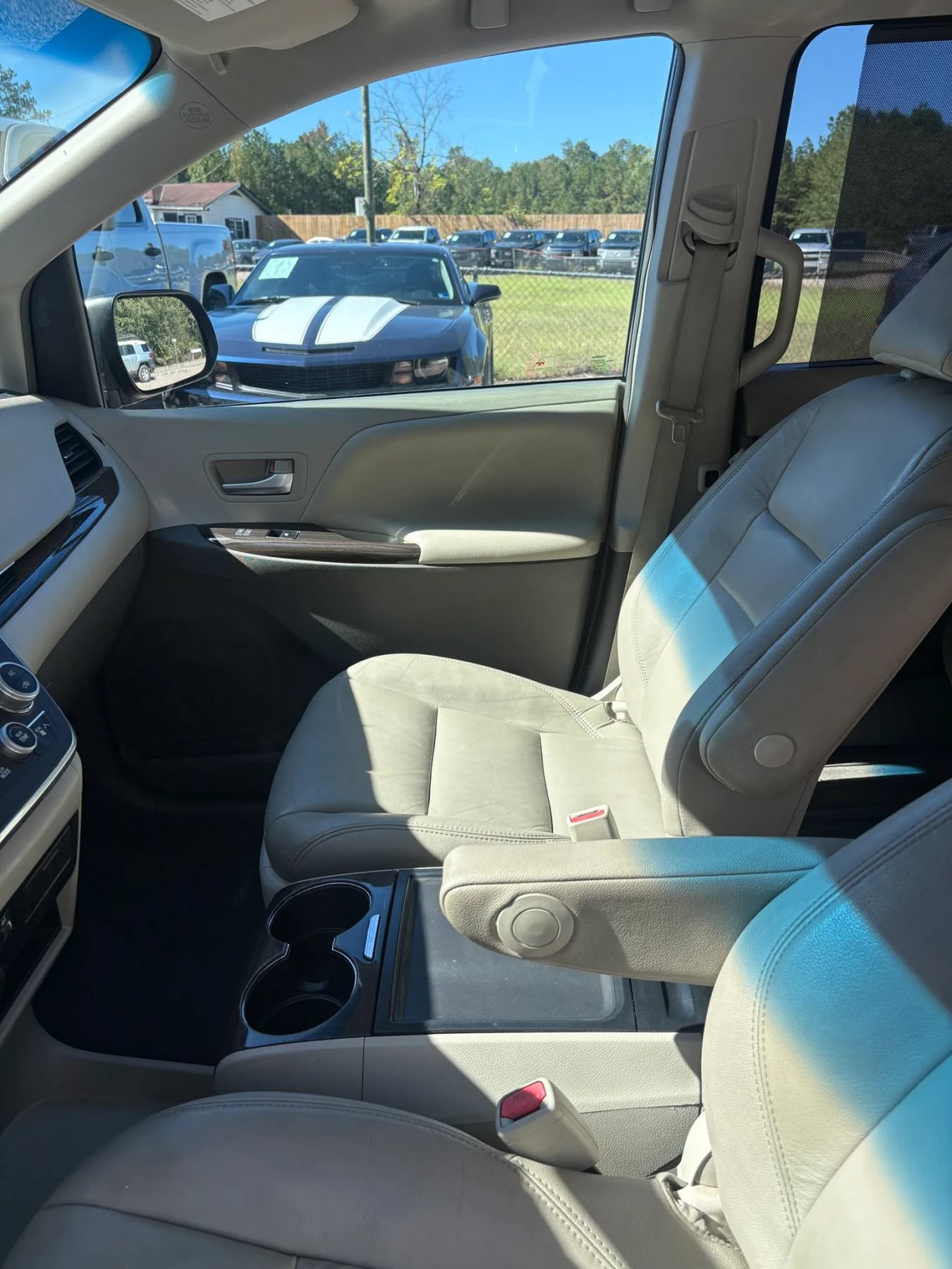 Used 2017 Toyota Sienna XLE AWD/4WD image 12