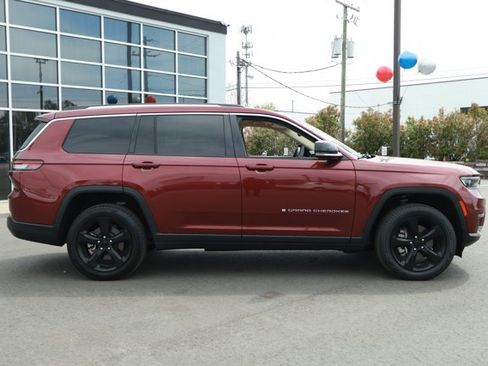 Certified 2022 Jeep Grand Cherokee L Limited image 4
