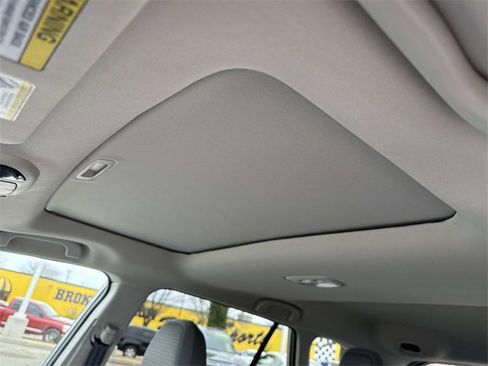 Used 2025 Subaru Outback Premium image 30