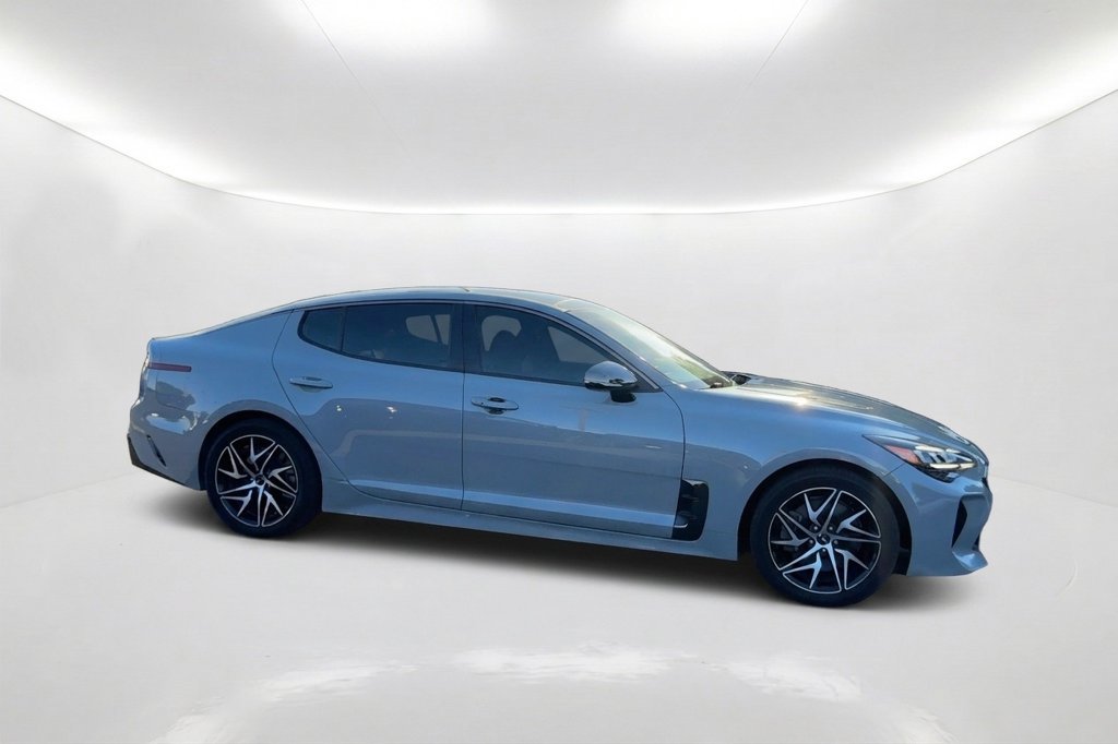 Used 2022 Kia Stinger GT-Line w/ Sun & Sound Package RWD image 4