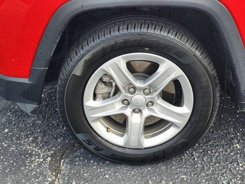 Used 2024 Jeep Compass Latitude image 8