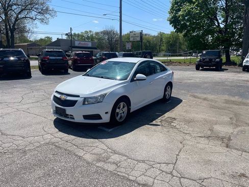 Used 2014 Chevrolet Cruze LT FWD image 1