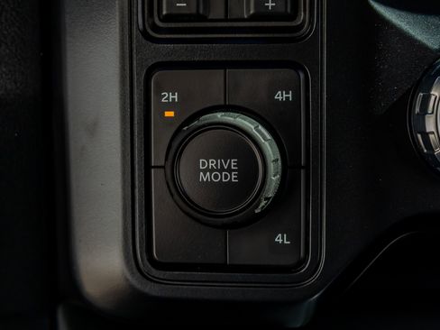 Used 2026 Ford F450 Platinum w/ FX4 Off-Road Package image 24