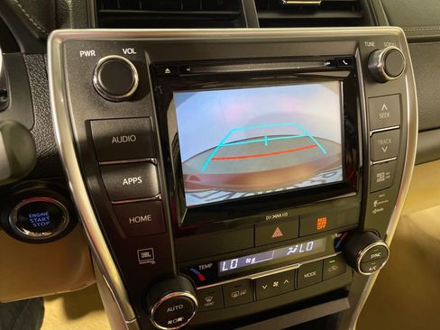 Used 2017 Toyota Camry XLE image 21