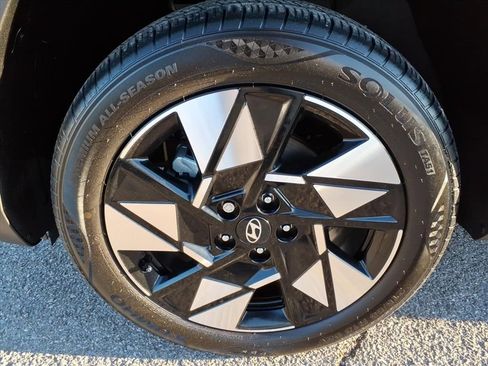 Used 2024 Hyundai Kona SEL w/ Convenience Package image 10