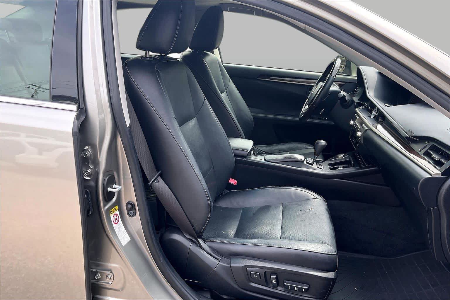Used 2015 Lexus ES 350 w/ Luxury Package FWD image 9
