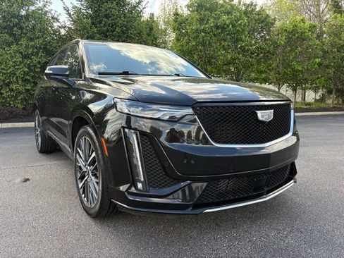 Used 2022 Cadillac XT6 Sport w/ Technology Package AWD/4WD image 12