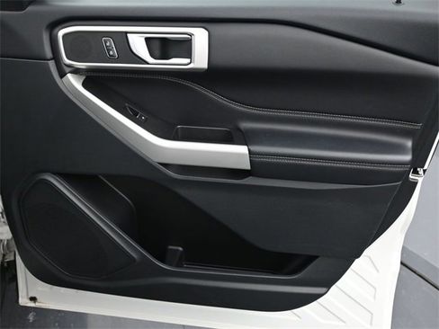 Used 2022 Ford Explorer XLT w/ Equipment Group 202A image 25