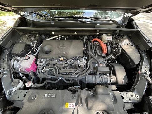 Used 2023 Toyota RAV4 LE AWD/4WD image 12