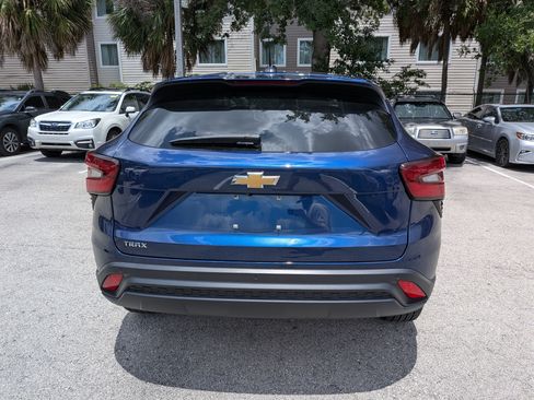 Used 2024 Chevrolet Trax LS w/ Driver Confidence Package FWD image 5