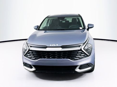Used 2025 Kia Sportage LX image 2