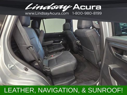 Used 2025 Toyota Sequoia Platinum AWD/4WD image 9