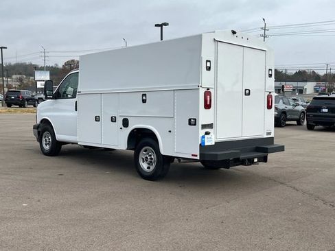 Used 2025 GMC Savana 3500 w/ Power Convenience Package RWD image 9